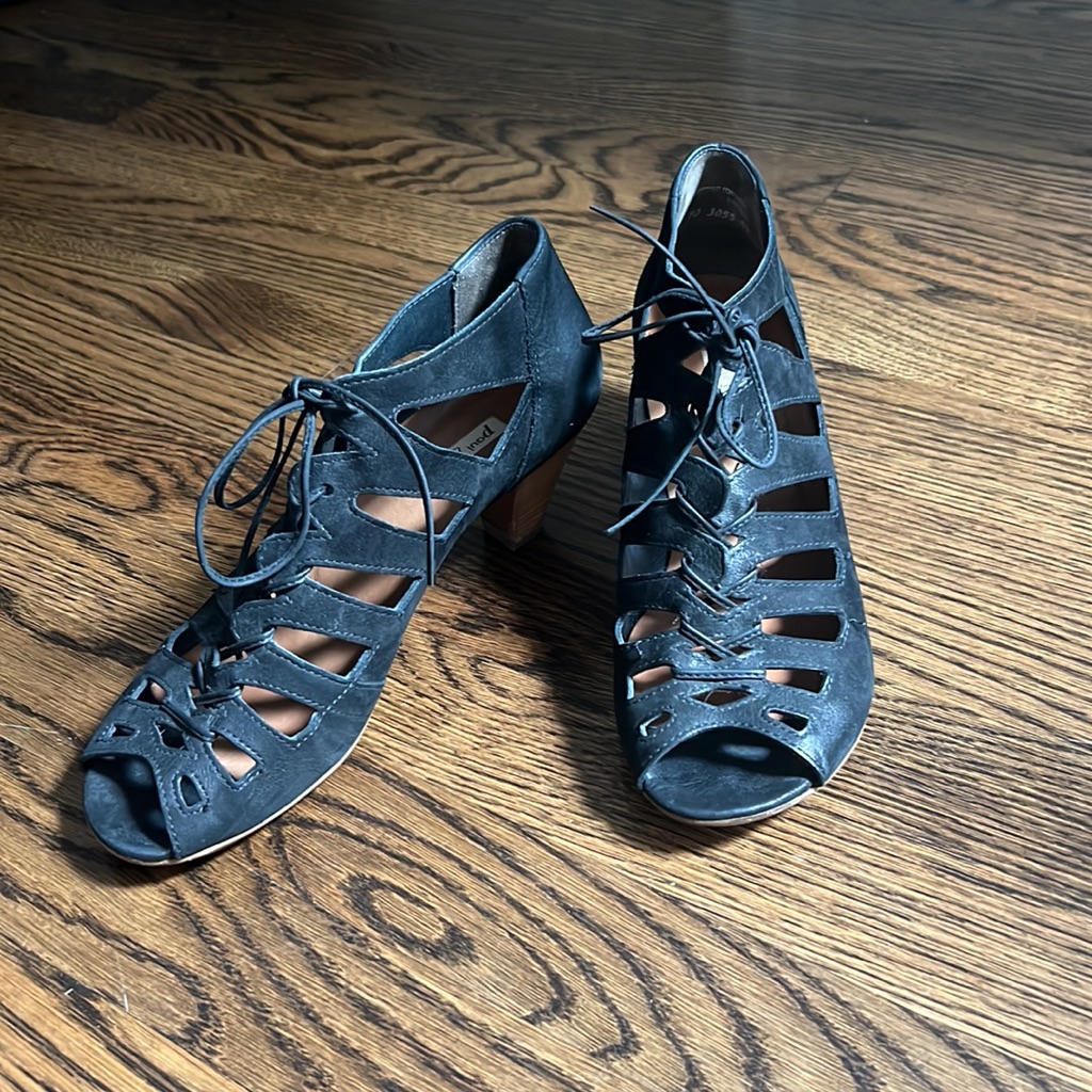 Paul Green Open Toe Black Suede Cut Out Lace Up Sandals. Size 8.5 M (6)